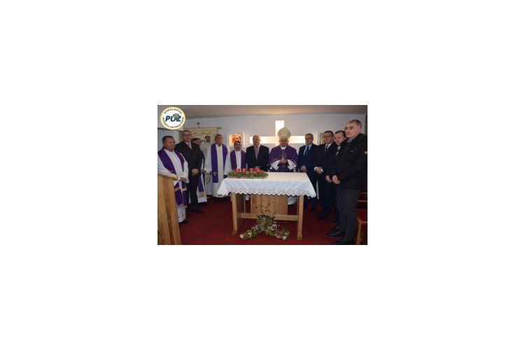 Slika PU_ZG/slike/kapelanija/2017/5.12.Blagoslov novog oltara/1_m.jpg